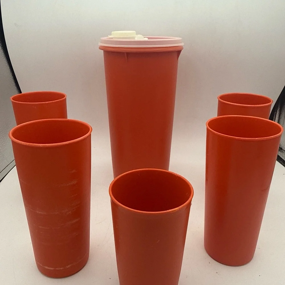 VTG Tupperware Harvest Orange Beverage Container And 5 stackable Tumblers Cups